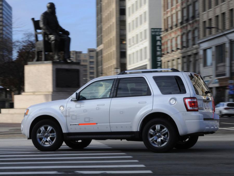  Ford Escape Plug-In Hybrid 2008 года  (фото 5 из 9)